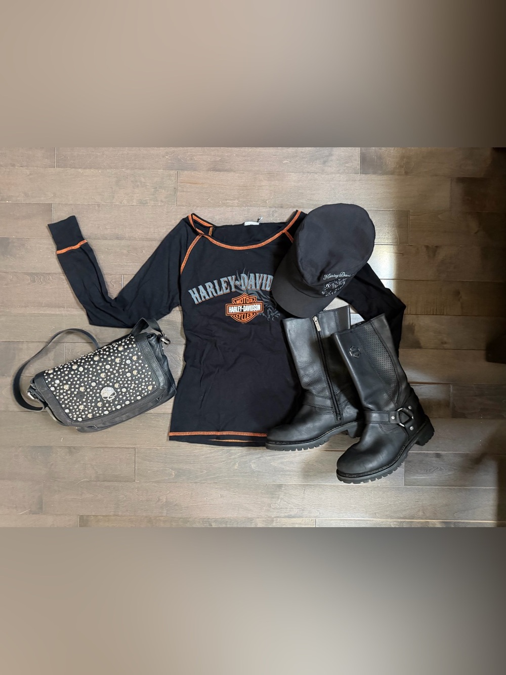 Harley-Davidson Black Long Sleeve Tee with thumb holes.